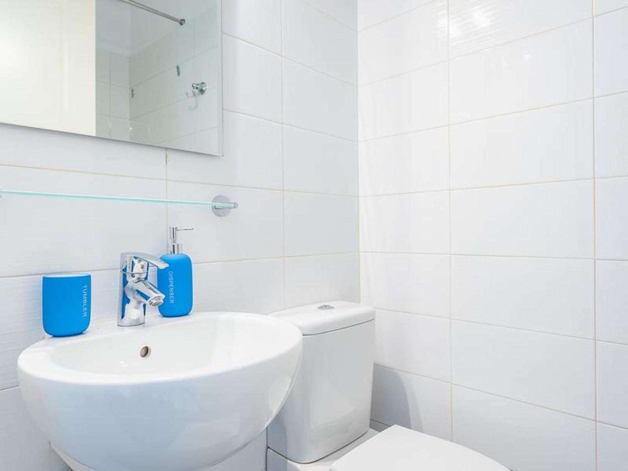 Adelos Group Stay In Elliniko เอเธนส์ ภายนอก รูปภาพ