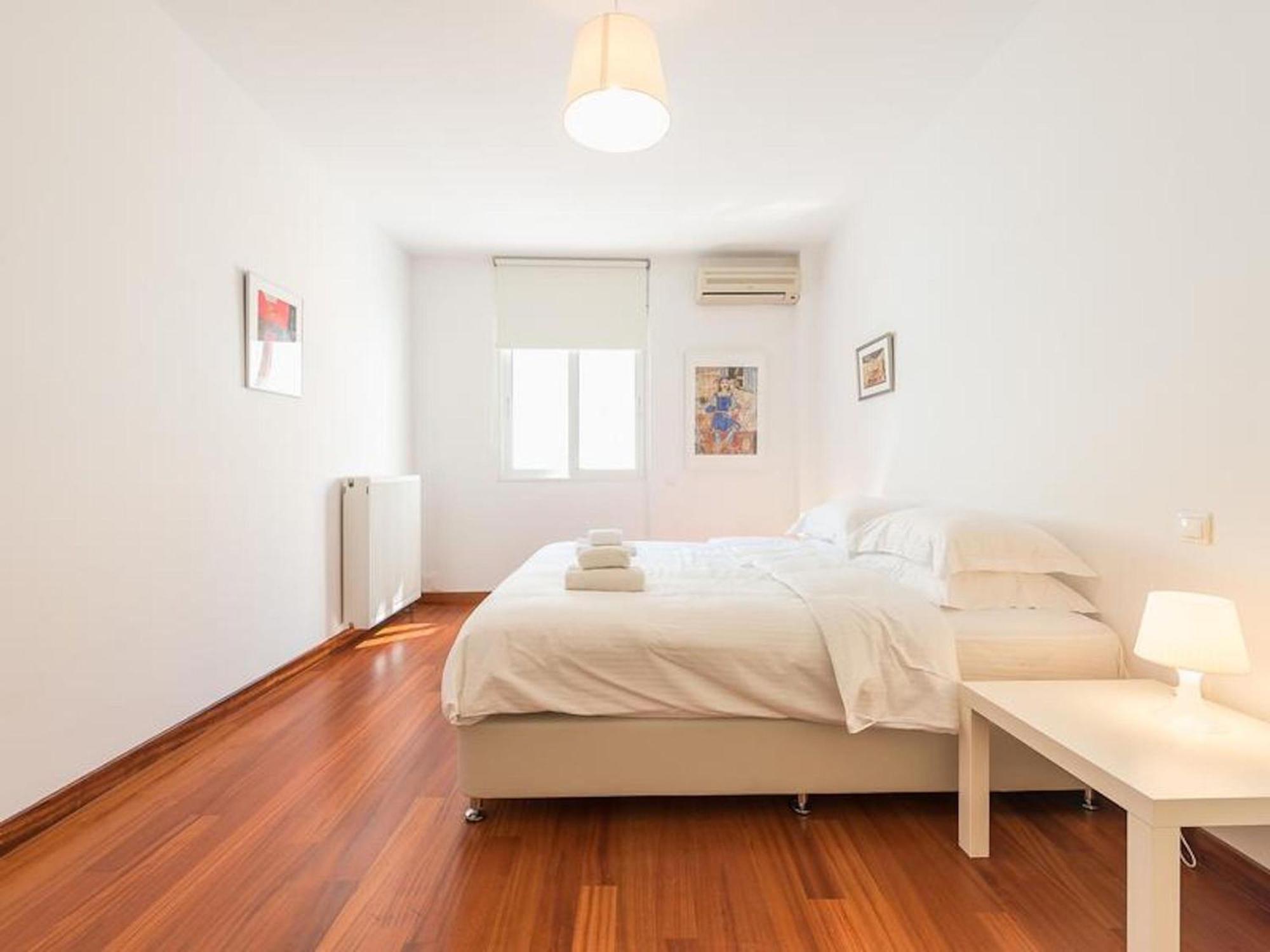 Adelos Group Stay In Elliniko เอเธนส์ ภายนอก รูปภาพ