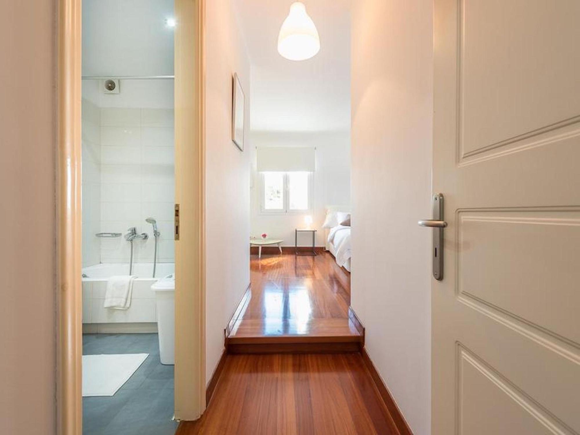Adelos Group Stay In Elliniko เอเธนส์ ภายนอก รูปภาพ
